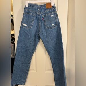 LEVI’S Premium Quality 501 Mom Jean Denim Size 26/2